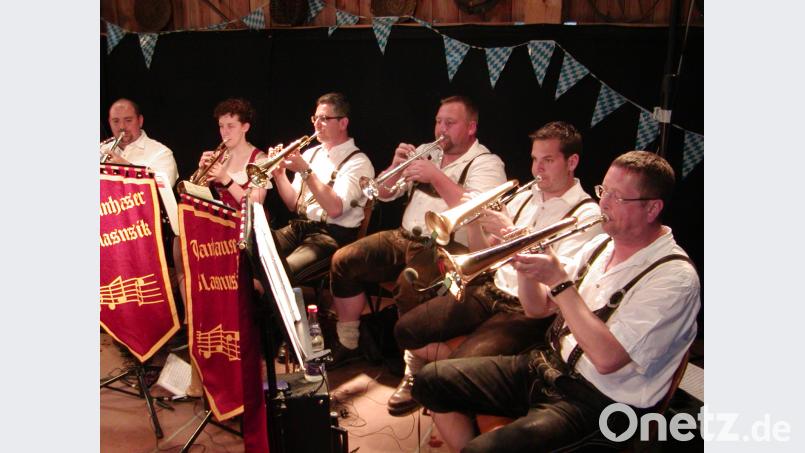 Thanhauser Blasmusik beim Böhmischen Abend in der O`Schnitt-Halle in Wurz Bild: tok