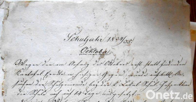 Originalnotiz aus dem handschriftlichen Schulbuch von Mehlmeisel: „Schuljahr 1834/35 Ocktober. Wegen der Anfang des Oktobers statt findenden Kartofel Erndte in hiesiger Gegend, wurde auf bittliches Ansuchen der Schulgemeinde bey der königlichen Lokal-Schul-Inspektion die Schule noch auf 14 Tage ausgesetzt. Bild: Repro: Josef Wiche