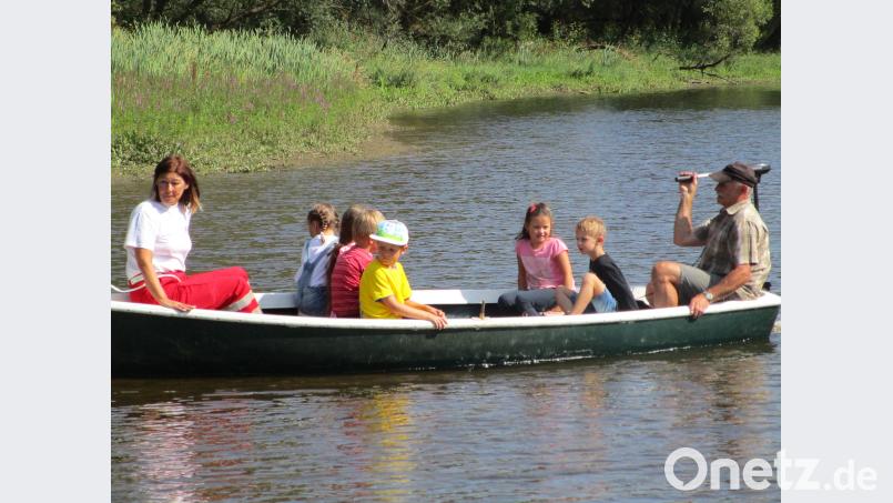 Ein kleines Ruderboot war Ersatz für das Floß. Bild: fjo