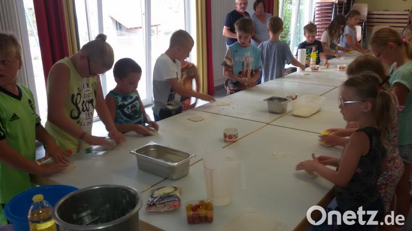 Kreativ ging die Kinder mit Spaß ans Backen heran. Bild: fz