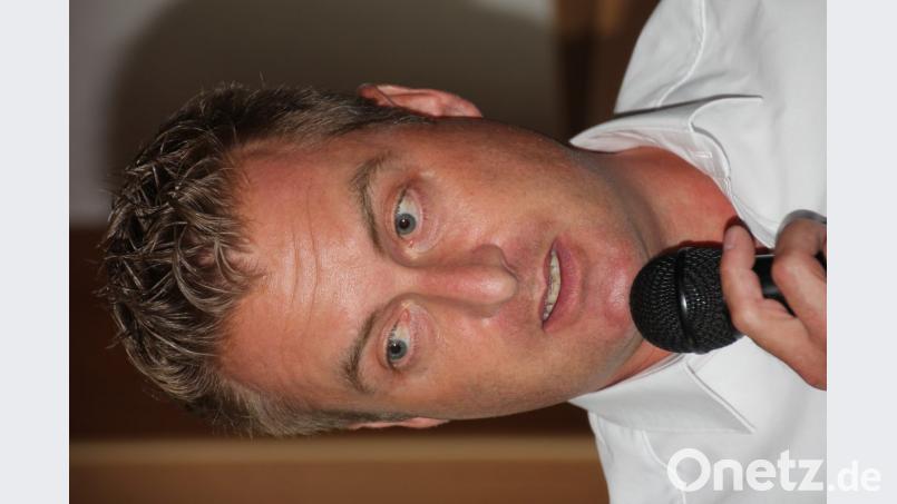 Chefarzt Jan-Felix Buchmann referierte zum Thema „Arthrose – was nun?“ Bild: kro