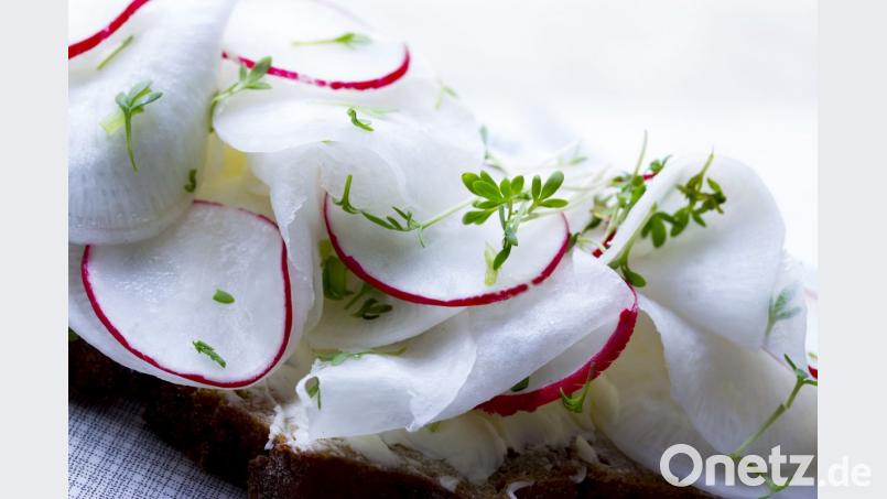 Radieschen und Rettich, garniert mit einem Hauch Kresse – ein bayerischer Klassiker zum Abendbrot. Bild: foodolia – stock.adobe.com