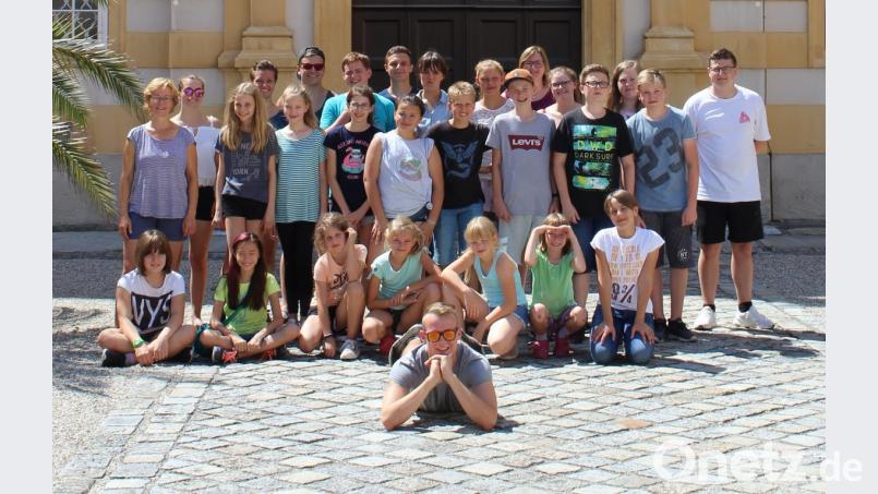 Urlaub am Neusiedler See und in Wien machten die Grafenwöhrer Ministranten. Gemeindereferentin Christine Gößl und die Gruppenleiter begleiteten die muntere Schar. Bild: mor