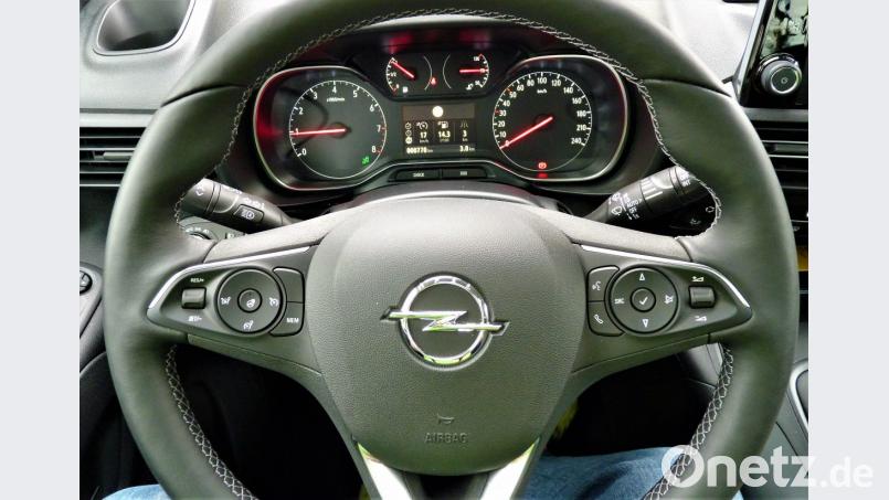 Nichts erinnert im Cockpit an eine Nutzfahrzeug-Version. Bild: bz