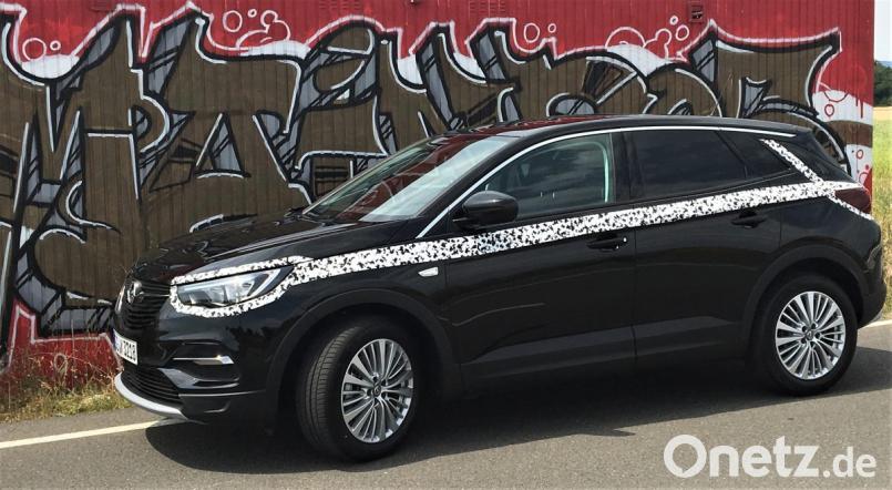 Noch in der Erprobung ist ein 1,2-l- Pure-Tech-Motor für den Grandland X. In Kombination mit der Achtgang-Automatik reichen die 130 PS völlig aus. Bild: Berthold Zeitler