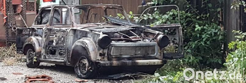 Nahe dieses Oldtimers lag wohl der Brandherd. Bild: mde