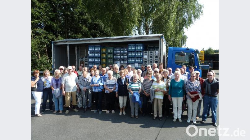 50 Teilnehmer waren beim Ausflug der Bärnauer Nachbarschaftshilfe bei der Firma Kondrauer dabei. Bild: bir