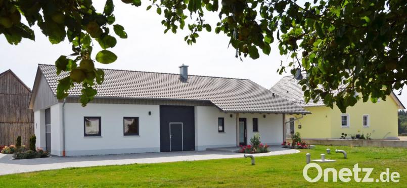 In Altzirkendorf wird am Sonntag gefeiert: Die Dorfgemeinschaft lädt zur Einweihung der neugebauten Gemeinschaftshalle ein. Diese besteht aus einemn Aufenthaltsraum und einem zweiten großen Raum, der als Depot und auch als Festhalle genutzt werden kann. Bild: ü