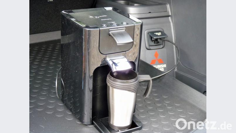 Kaffee gefällig? Der Outlander gibt auch Energie wieder ab. Bis zu 1500 Watt. Das reicht für so manche Outdoor-Gerätschaft. Bild: bz