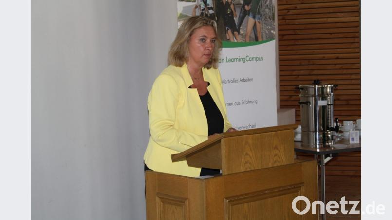 Als Kennerin der pädagogischen Praxis nahm Sozialministerin Kerstin Schneider die Hinweise der "LearningCampus"-Mitarbeiter aufmerksam zur Kenntnis und signalisierte ihre Offenheit für Kritik und Vorschläge. Bild: bjp Bild: bjp