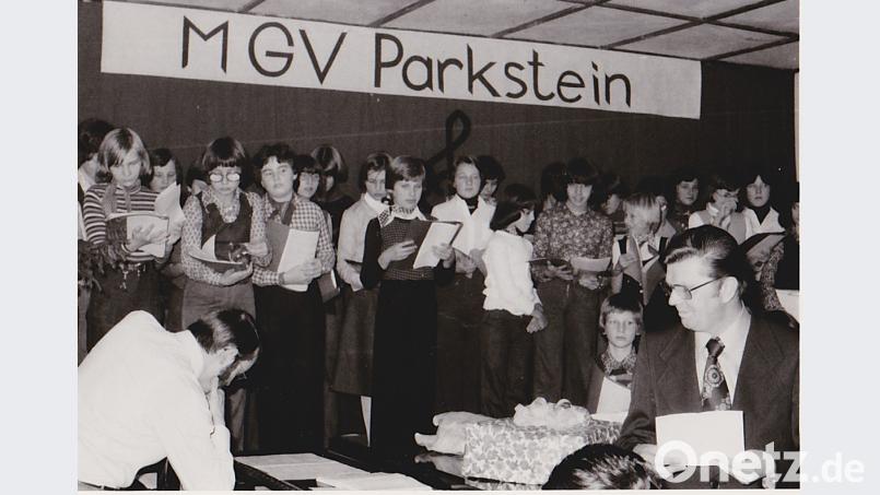 1973 starten der Kinderchor "Bergfinken" mit Karl-Heinz Malzer und Hans-Joachim Schmidt. Bild: bey