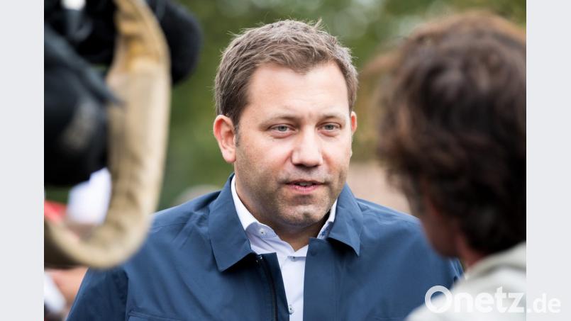 SPD-Generalsekretär Lars Klingbeil in Chemnitz: „Wir wollen, dass klar wird, die Mehrheit denkt hier (...) nicht ausländerfeindlich.“ Bild: Monika Skolimowska