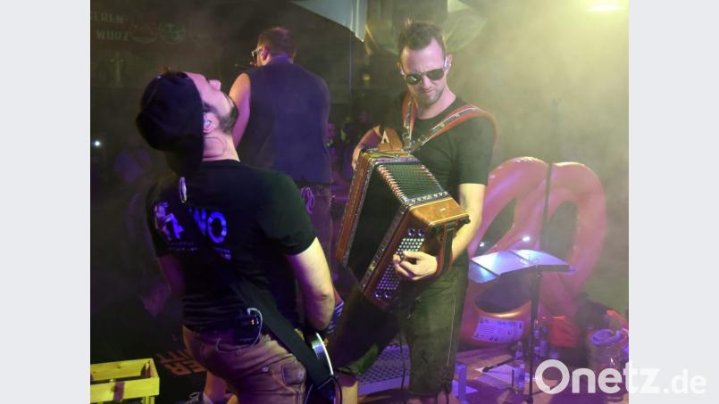Leidenschaftliche Musiker - die Jungs von HWO haben die Halle im Griff und dazu auch noch selbst jede Menge Spaß. Bild: bgm