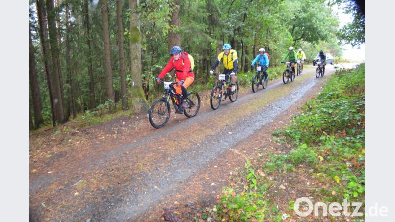 Hartgesottene lassen sich auch nicht vom Regenwetter vom Radeln abhalten. Bild: fz