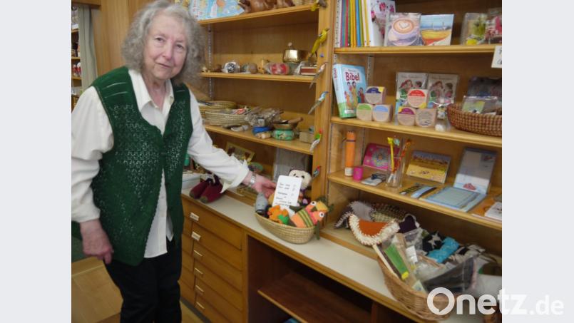 Seit 21 Jahren ist Johanna Sand als
Leiterin Herz und Motor des Weltladens in Sulzbach-Rosenberg. Bild: hka