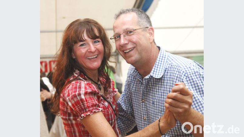 Die Rheinländerin Frauke Zierer und der Oberpfälzer Josef Greger tanzten zur Musik aus dem Zillertal. Bild: Hirsch