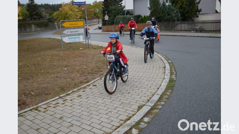 Hartgesottene lassen sich auch nicht vom Regenwetter vom Radeln abhalten. Bild: fz