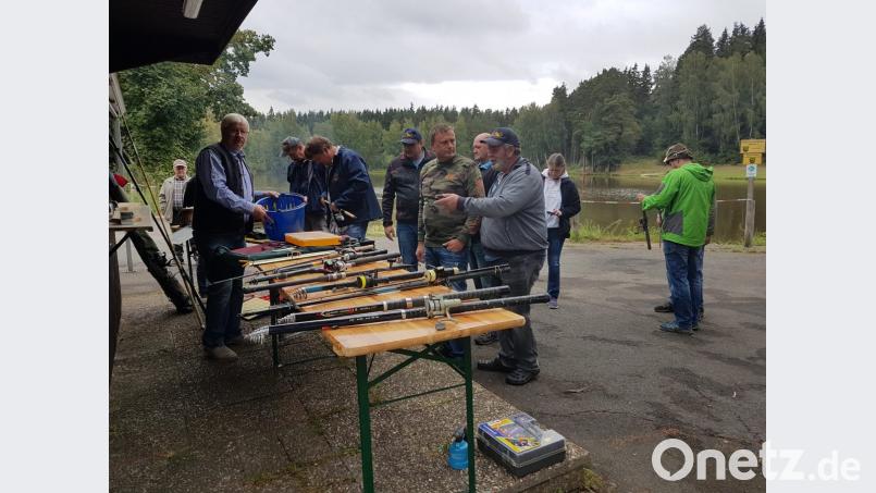 Viele Schnäppchen warten an den Ständen. Bild: gi
