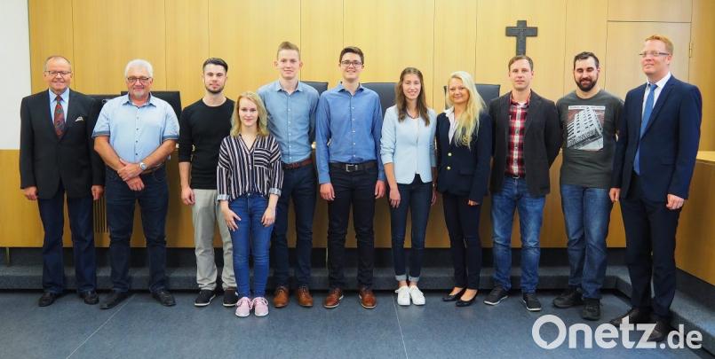 Acht Nachwuchskräfte fangen im Justizdienst an. Bild: Bühner