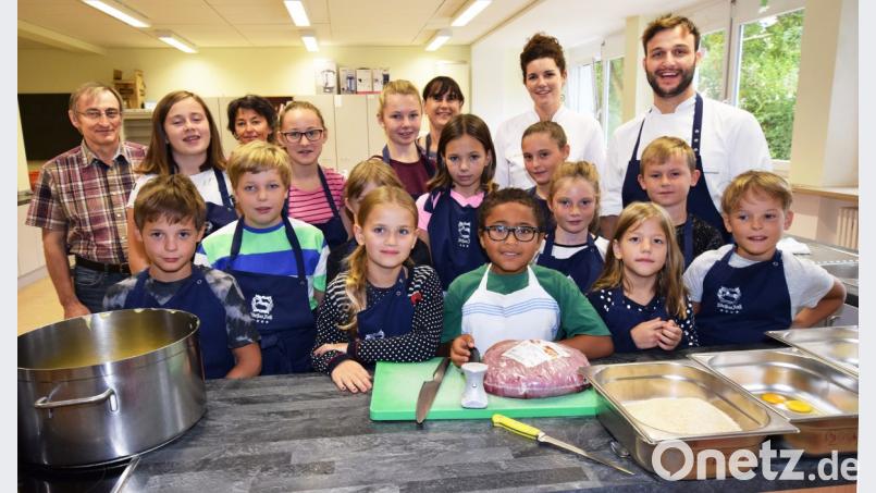 Die Schulküche dient als Schauplatz für den Kinderkochkurs der CSU im Ferienprogramm. Bild: no