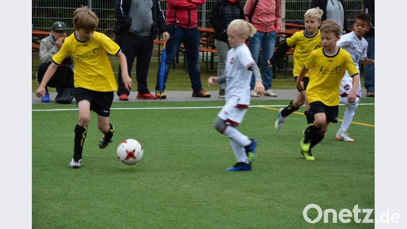 Eine Szene aus dem Eröffnungsspiel SV Steinmühle gegen 1. FC Nürnberg. Bild: jr