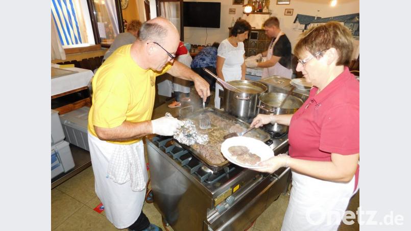 Gutes Essen steht bei der Zeulenreuther Kerwa ganz oben auf der Liste. Bild: hai