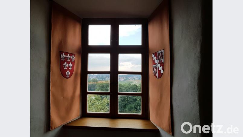 Der restaurierte Saal ist die große Attraktion. Der historische Wandbehang und die zwölf Wappenfenster aus der Schlossgeschichte können bestaunt werden. Bild: gi