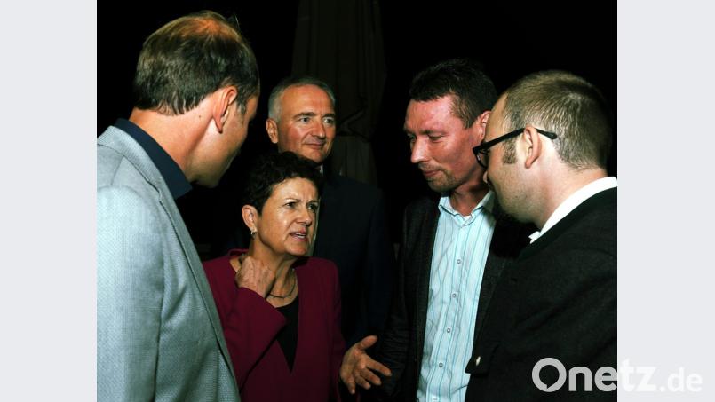 Meinungsaustausch mit der Ehrenamtsbeauftragten (von links): Leo Lieret, Gudrun Brendel-Fischer, Harald Schwartz, Christian Schafbauer und Max Grosser. Bild: gf
