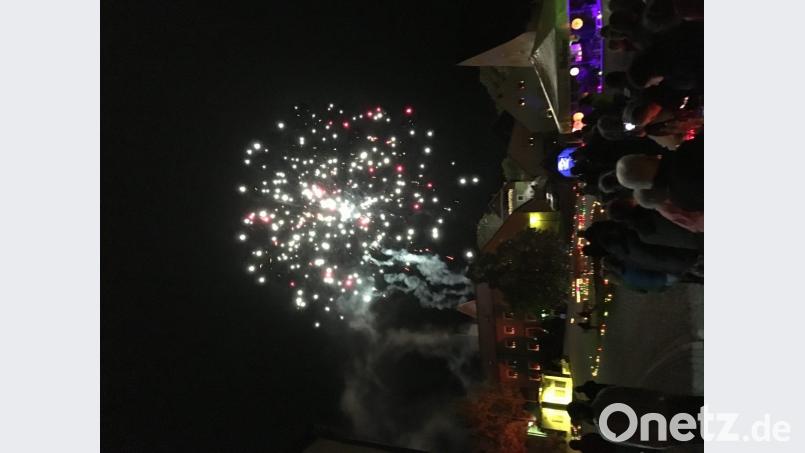 Ein Feuerwerk ist Schluss- und Höhepunkt des Abends. Bild: sl