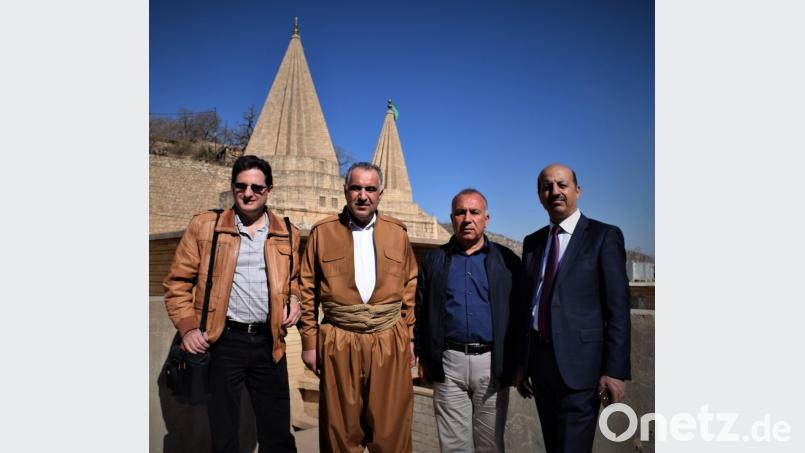 Bernd Wohlgut (links) zusammen mit seinen Kontaktpersonen bei der vorletzten Reise nach Kurdistan. Bild: Bernd Wohlgut