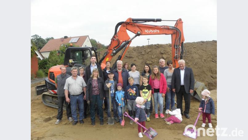 Im Baugebiet Klingerweiher begannen die Arbeiten für den neuen Kinderspielplatz. Bild: pjom