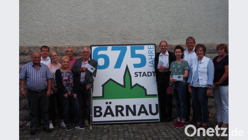 Beim Konzert zum 675. Stadterhebungsjubiläums kamen mehr als 1300 Euro zusammen. Die Stadt stockte auf 1500 Euro auf. So konnte je 500 Euro an das Kinderhaus „Unsere kleine Welt“, die Nachbarschaftshilfe Bärnau und die Pfarreiengemeinschaft Bärnau-Hohenthan-Schwarzenbach überreicht werden. Bild: awo