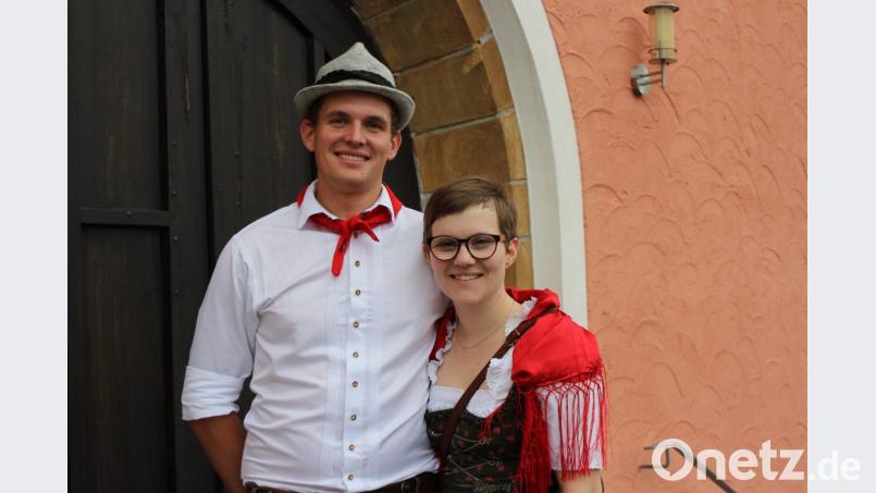Lena Renner und Jonas Fillep sind das strahlende Oberkirwapaar 2018 in Schwend. Bild: exb