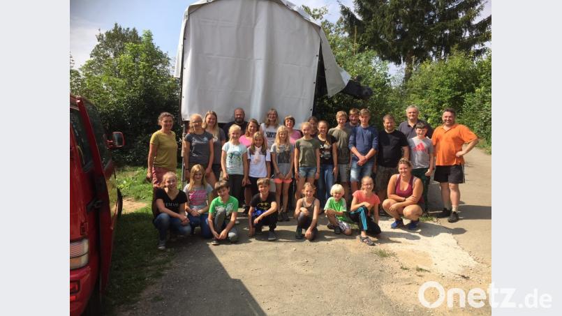 Die Schützengesellschaft Moosbach fördert die Jungschützen. Sie waren sechs Tage mit ihnen im Zeltlager in Waldmünchen am Perlsee. Bild: gi