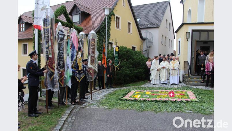 Nach dem Gottesdienst folgte ein Empfang. Bild: ral