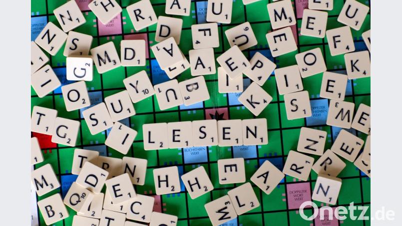 Schätzungsweise 150.000 Oberpfälzer sind Analphabeten. Bild: Jens Büttner/dpa