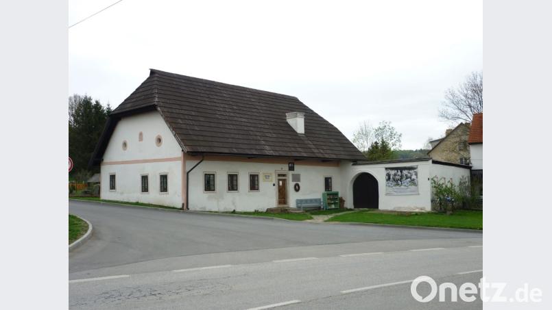 Das Geburtshaus des Dichters steht noch immer, obwohl es vor Jahrzehnten schon einmal brannte. Im Inneren gibt es eine ständige Ausstellung zu Stifters Leben und Werk zu besichtigen. Bild: Bernhard Setzwein