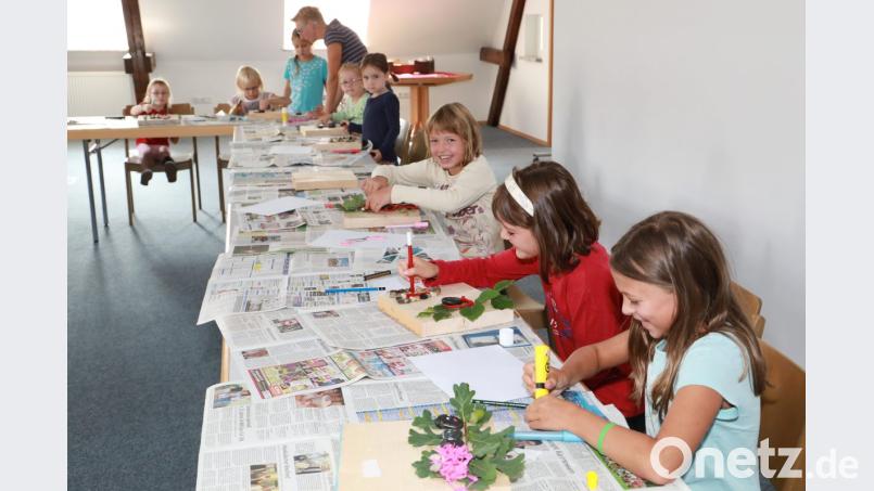 Viel Spaß hatten die Kinder beim Bastelnachmittag im Kulturspeicher des Rathauses. Bild: njn