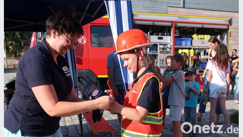 Die Fronberger Feuerwehr hat eine Kinderfeuerwehr gegründet und stellte die Gruppe beim Herbstfest am 16. September vor. Bild: Hirsch