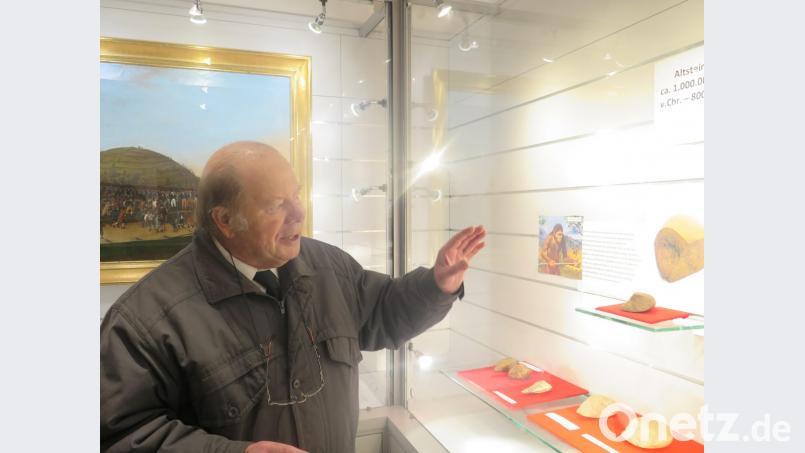 Hans Bäte lädt zu einer Führung durch das Kemnather Heimat- und Handfeuerwaffenmuseum ein. Bild: jzk