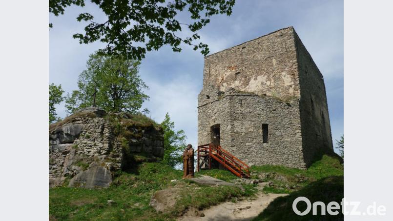 In der Erzählung „Hochwald“ und dem Roman „Witiko“ ist die Burgruine Wittinghausen ein farbenfroh beschriebener Handlungsort. Von der Aussichtsplattform aus hat man einen grandiosen Blick auf den Lipno-Stausee. Bild: Bernhard Setzwein