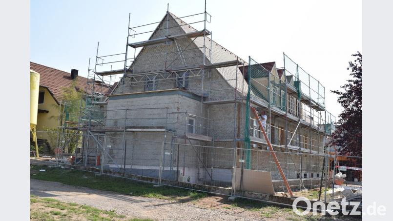 Der größte Investitionsposten im Haushalt ist die energetische Sanierung und der Innenausbau des alten Schulhauses in Guteneck. Bild: bnr
