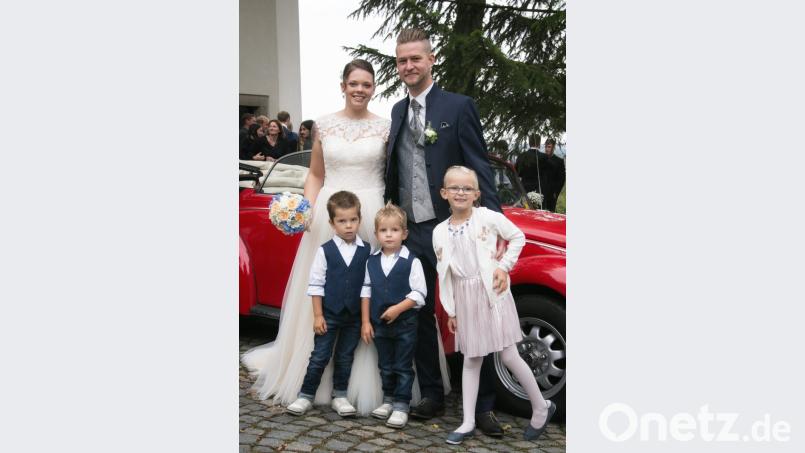 Ines und Tobias Bauerschmidt trauen sich - kein Wunder, das Paar kennt sich bereits aus der Schulzeit. Bild: tok