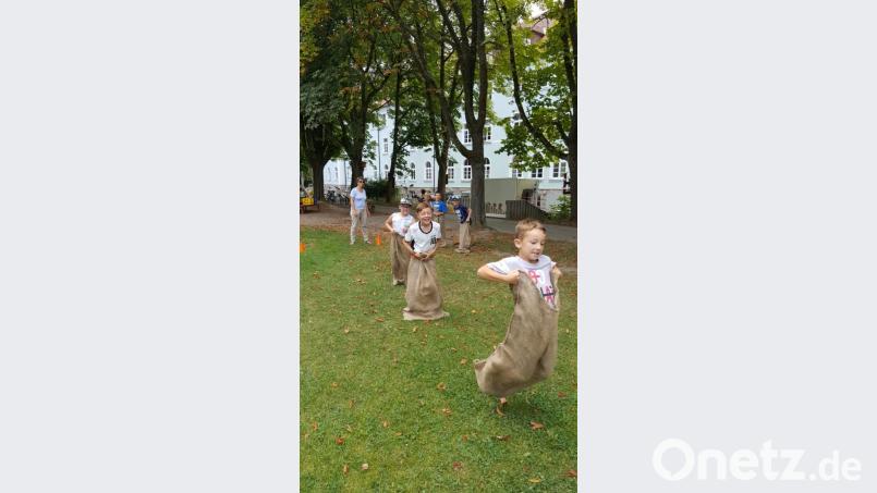 Die Ministrantengruppe von St. Peter organisierte zum Ferienprogramm den &quot;Jahrmarkt der Spiele&quot;. Bild: exb