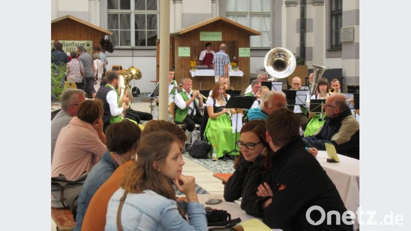 Viele Besucher kamen zur Feier des 10-jährigen Bestehens des klösterlichen Gästehauses St. Joseph. Bild: kgg