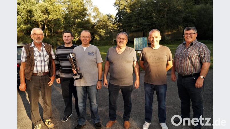 Die erfolgreichen Schützen: Gerhard Peters, Peter Heinrich, Albert Brandt, Engelbert Eckart, Jürgen Buhl und Heinrich Scheidler (von links). Bild: arw