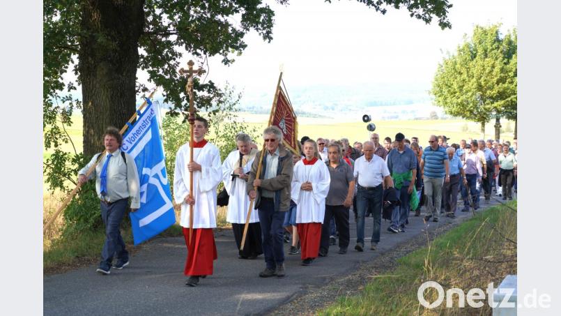 Viele Pilger sind am in Richtung Fahrenberg unterwegs. Bild: fvo