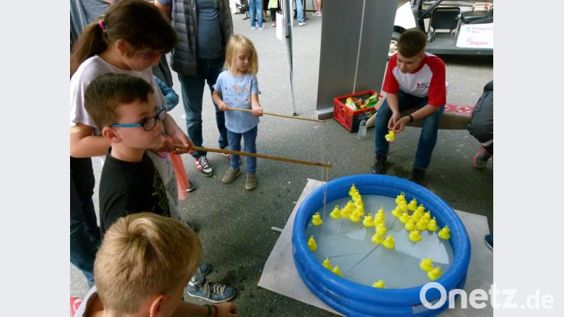 Entenangeln ist im Rußweiher-Stadion angesagt. Bild: rn