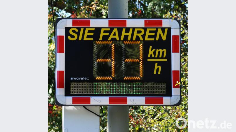 Am ersten Schultag bleibt es nicht nur bei folgenlosen Geschwindigkeitsmessungen. Bild: Stephan Huber