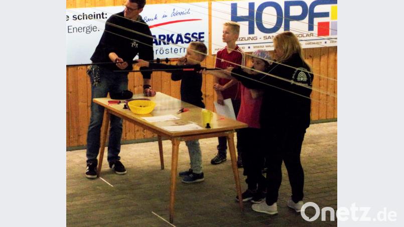 Treffsicherheit durften die Kinder beim Ferienprogramm-Abschluss beweisen. Bild: kgg